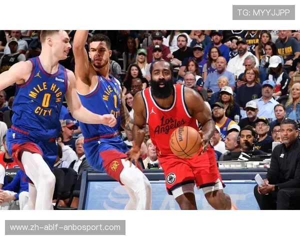 哈登写意背传惊艳全场精准助攻斯特鲁斯命中关键三分